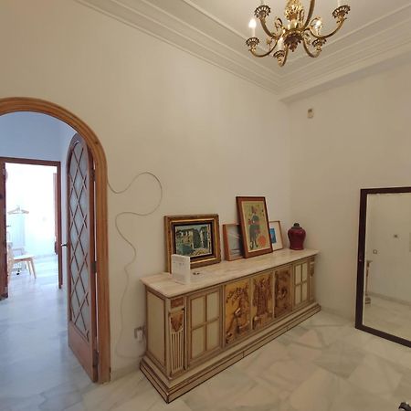 Entre La Estacion Y El Ayuntamiento Apartment Valencia Luaran gambar