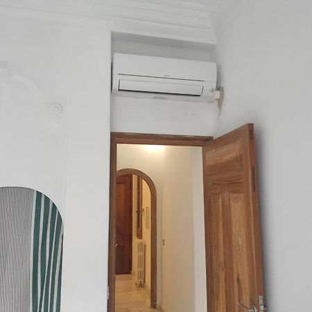 Entre La Estacion Y El Ayuntamiento Apartment Valencia Luaran gambar