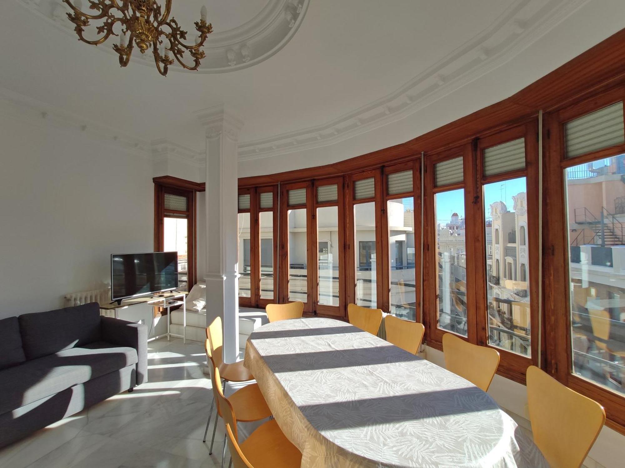 Entre La Estacion Y El Ayuntamiento Apartment Valencia Luaran gambar