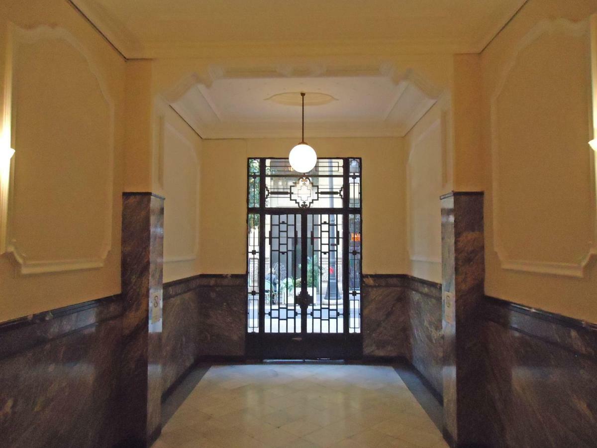Entre La Estacion Y El Ayuntamiento Apartment Valencia Luaran gambar